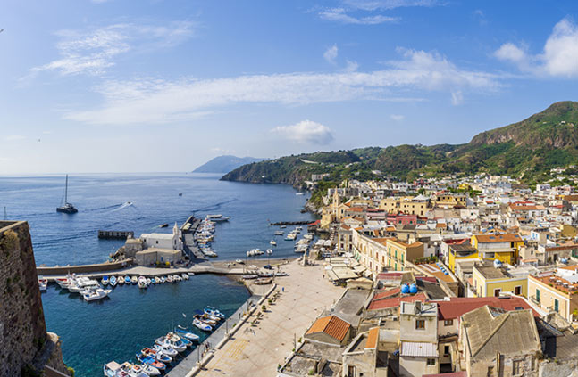 Il porto dell'isola di Lipari