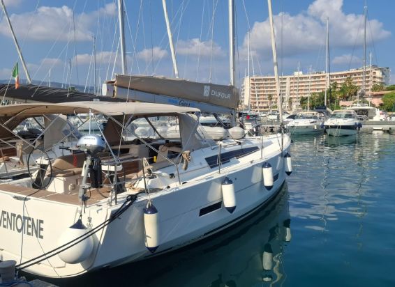 Dufour 430 Grand Large Ventotene Dufour 430 Grand Large Ventotene